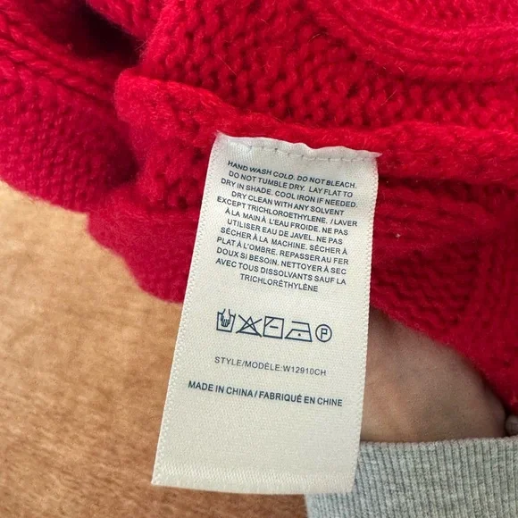 Guest in Residence Wavy Cozy Cashmere Crew in True Red - Picture 8 of 9